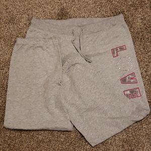 Junior's No Boundaries Capri Sweatpants